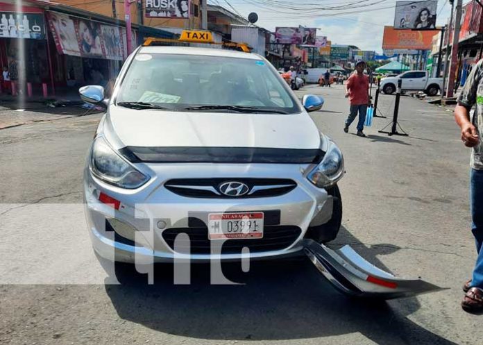 Imprudencia de taxista deja lesionado a motorizado, Managua