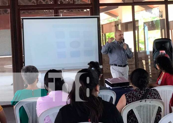 ALMA realiza seminario de negocio para madres solteras