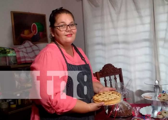Emprendedora de pasteles y postres de Managua con visión de futuro