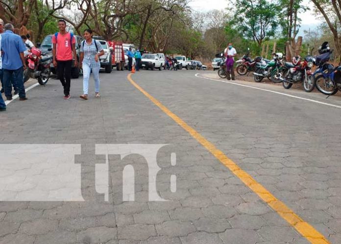 Inauguran 2.5 de carretera adoquinada Juigalpa-Puerto Díaz
