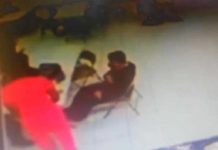 ¡Clase fajeada! Señora agrede con cinturón a estudiante, Florida Madre golpea a un niño en Florida