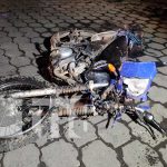 Motociclista fallece tras estrellarse contra camioneta en Managua Motociclista fallece tras estrellarse contra camioneta en Managua