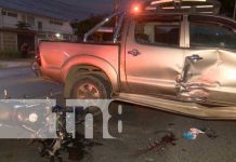 Imprudencia vial de un conductor provoca fuerte colisión en Managua Imprudencia vial de un conductor provoca fuerte colisión en Managua