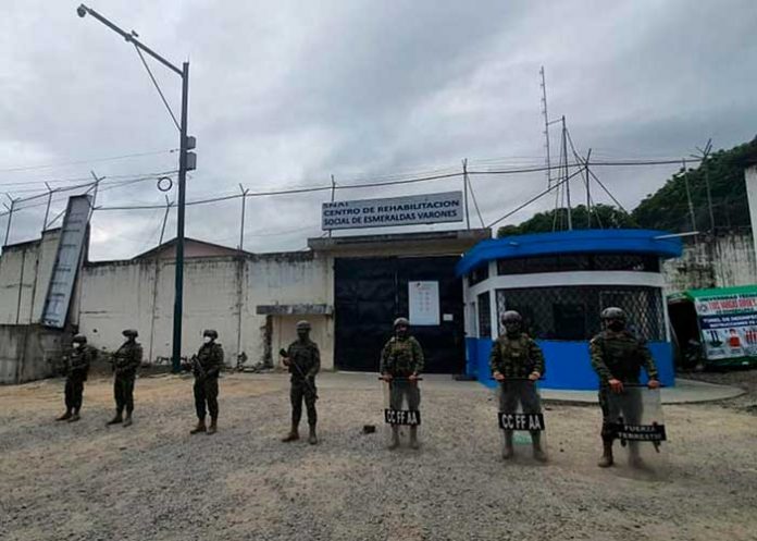 Policías se desplazan nuevo amotinamiento en cárcel de Ecuador