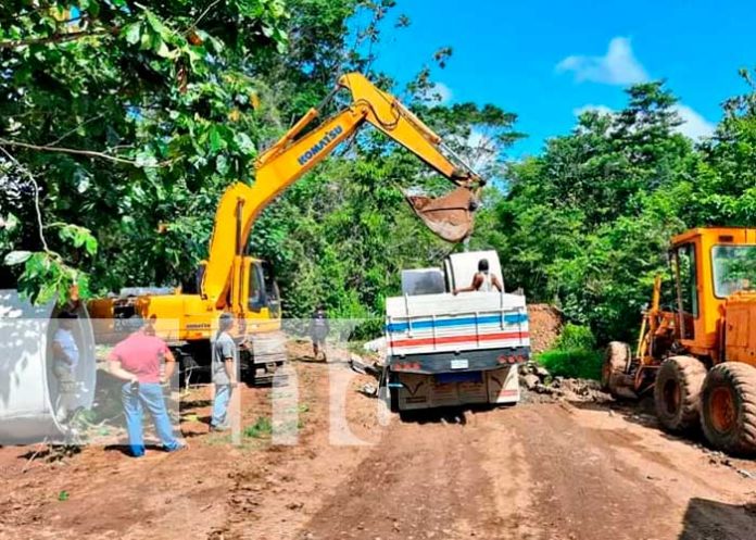 Se mejoran caminos productivos en Río San Juan