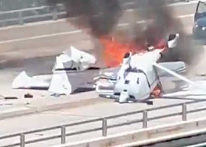 EE.UU: Avioneta se estrella contra un puente cerca de Miami