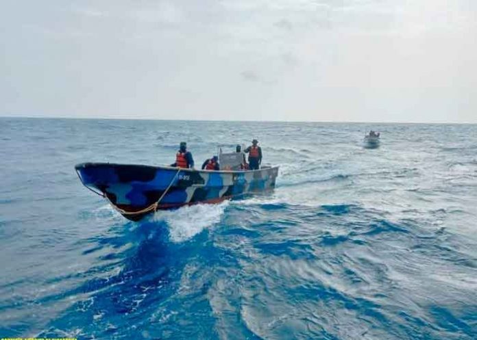 2 Fuerza Naval del Caribe realiza búsqueda, salvamento y rescate de 07 personas