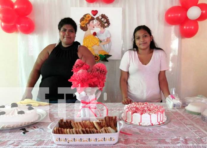 Madres protagonistas de cursos de repostería celebran su día