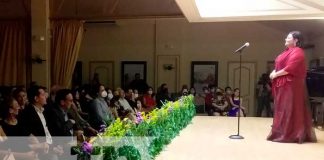 Celebran el Día de las Madres en el Puerto Salvador Allende