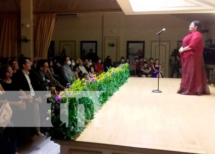 Celebran el Día de las Madres en el Puerto Salvador Allende