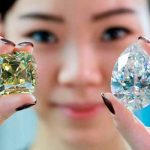 «The Rock», subastan el diamante en Ginebra para financiar la Cruz Roja "The Rock", subastan el diamante en Ginebra para financiar la Cruz Roja