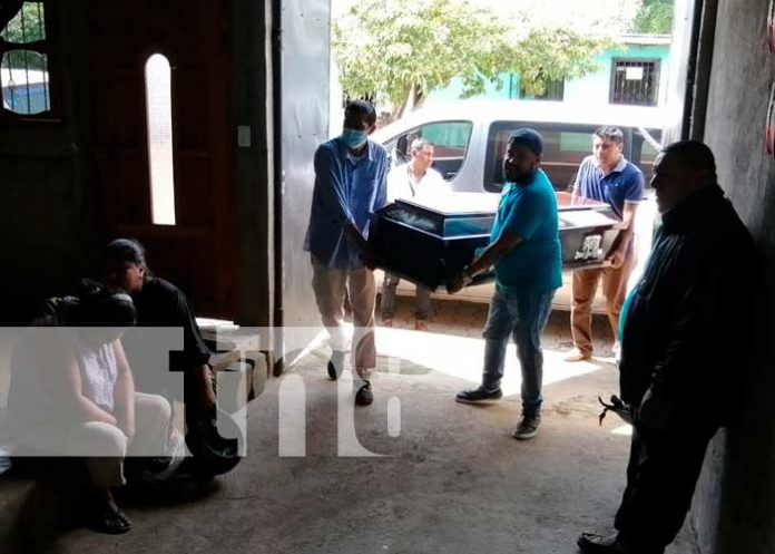 3 Alcaldesa de Diriamba visita a familia de personas fallecidas, Carazo