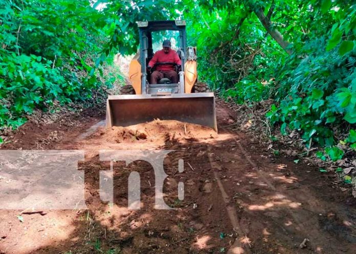3 Autoridades mejoran camino productivo de Las Flores en San Marcos