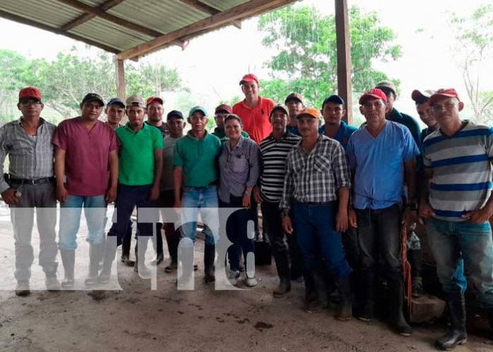 MAG impulsa las escuelas de campo en El Almendro, Río San Juan