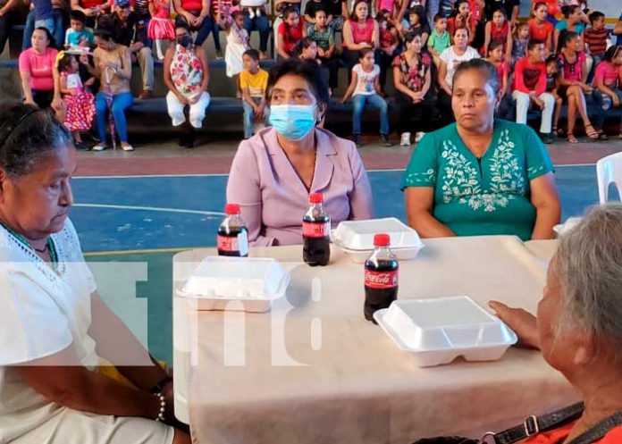 Alcaldía de La Libertad, celebra el día de las Madres