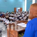 Estudiantes normalista inician curso básico de lenguaje de señas