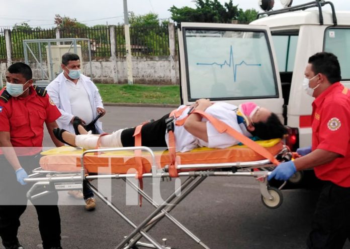 ACC-1 Mujer resulta con fractura tras accidentarse en Managua