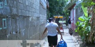 "Toda una vida en la venta de ropa"; Crónica Tn8 premia a Madre capitalina
