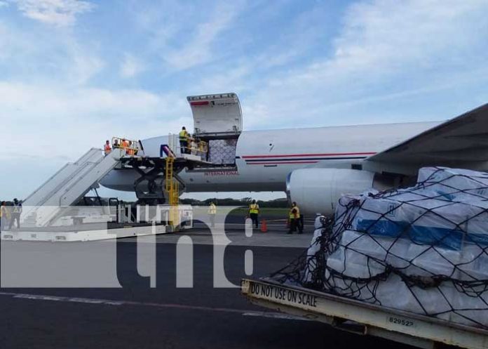 Nicaragua recibe donación de 700 mil dosis de vacunas AstraZeneca