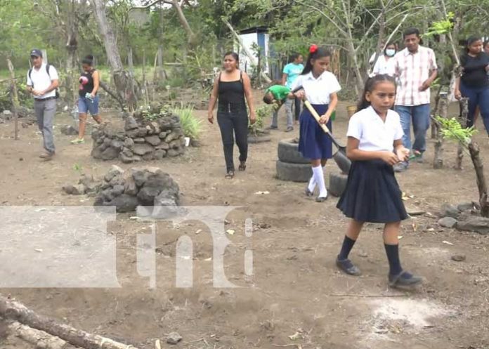 MINED Lanza Huertos Escolares en la Isla de Ometepe