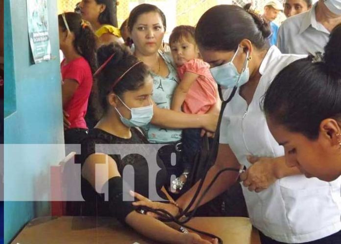 Feria de Salud beneficia a familias de 