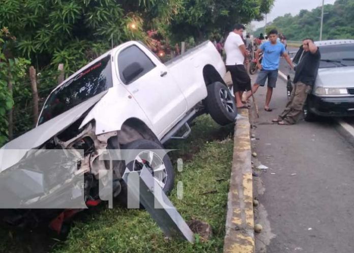 Fuerte accidente de tránsito en carretera Masaya a Granada