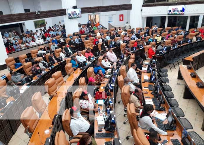 Sesión parlamentaria en honor a Sandino en Asamblea Nacional de Nicaragua