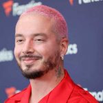 J Balvin causa furor por lucir atrevida y sexy minifalda J Balvin causa furor por lucir atrevida y sexy minifalda