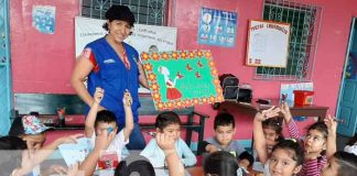 Niños de CDI de Boaco crea artes creativas por el día de las madres