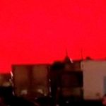¡Qué miedo! Apocalíptico cielo se tiñe de rojo en una ciudad de China ¡Qué miedo! Apocalíptico cielo se tiñe de rojo en una ciudad de China
