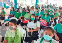 Promueven el reciclaje para manualidades en colegio de Tipitapa Actividad para promover el reciclaje en colegio público de Tipitapa