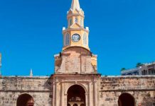 Capta a pareja haciendo el ‘delicioso’ en el centro histórico de Cartagena Capta a pareja haciendo el 'delicioso' en el Centro Histórico de Cartagena