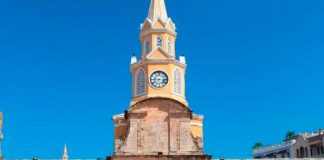 Capta a pareja haciendo el 'delicioso' en el Centro Histórico de Cartagena
