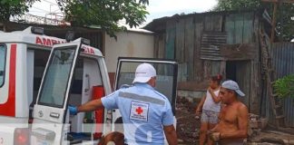 Descarga eléctrica casi acaba con la vida de un hombre de casi 40 años en un barrio de Managua