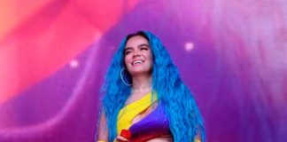 ¡Sorprendente! Karol G premió a fan por escoger maestría en vez de concierto
