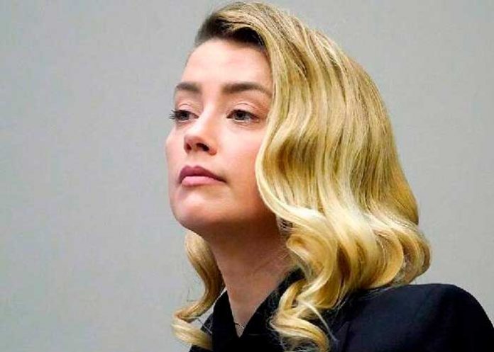 Acusan a Amber Heard parece se 