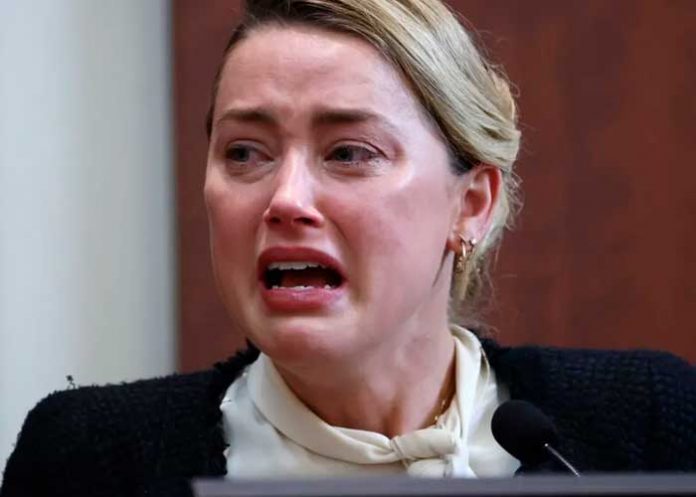 entrete1 ¡Entre lágrimas! Amber declara que Johnny Depp la violó con una botella