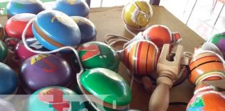 Juguetes para los niños en la Hormiga de Oro, Managua