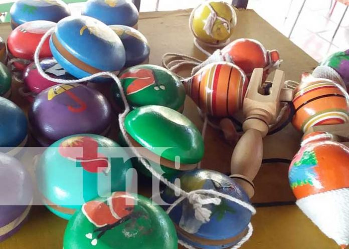 Juguetes para los niños en la Hormiga de Oro, Managua