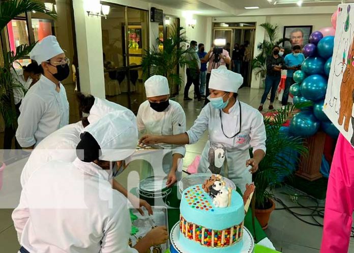 : Estudiantes del Centro Tecnológico de Hotelería en Managua