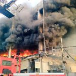 Al menos 26 muertos en un incendio en un edificio en la India Al menos 26 muertos en un incendio en un edificio en la India