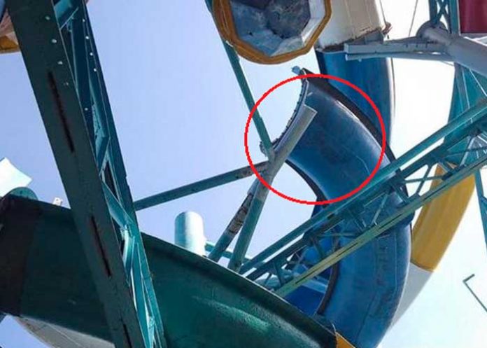 ¡Terror! Colapsa tobogán en parque acuático y niños caen al vacío
