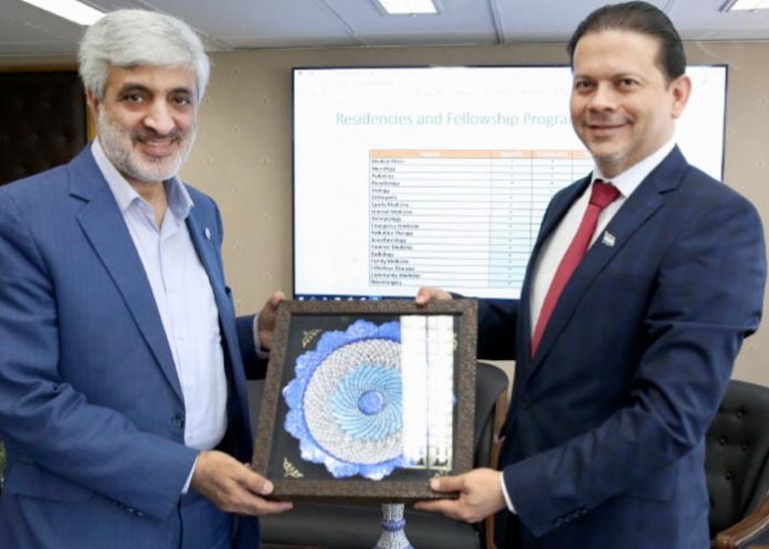 Doctor Abdolreza Pazouki, y el compañero Isaac Bravo, embajador de Nicaragua