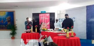 Aprendizaje sobre elaboración de pasteles para las madres