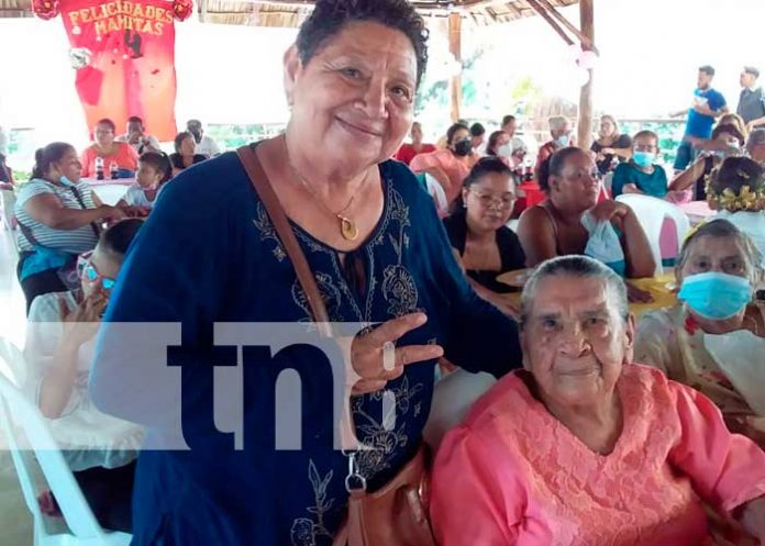 Agasajan a Madres de Héroes y Mártires del Distrito I de Managua
