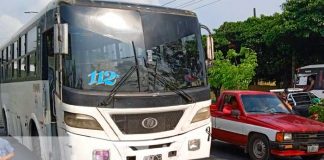 Escena del accidente con bus de transporte colectivo en Managua