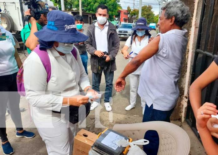Jornada de vacunación casa a casa en Managua