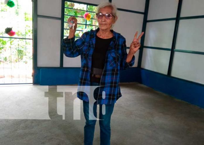 Entrega de viviendas dignas a familias en Managua