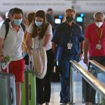 Europa levanta obligación del uso de mascarillas