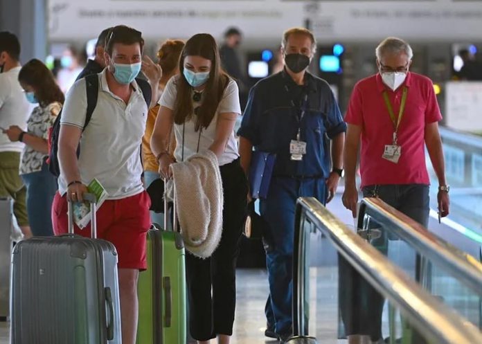 Europa levanta obligación del uso de mascarillas